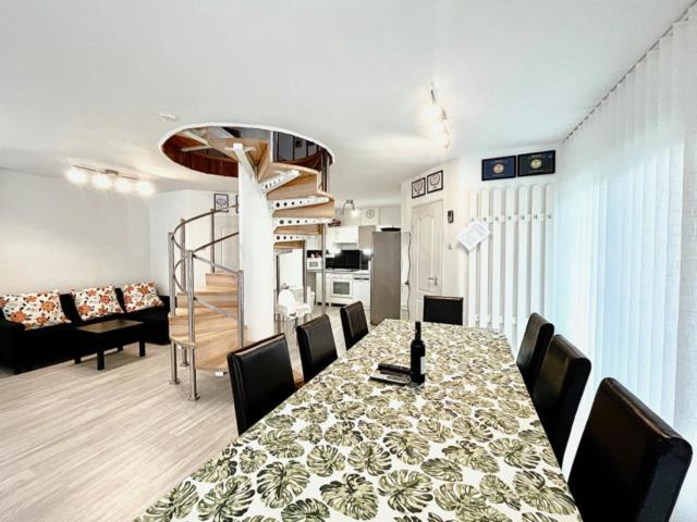 Csevi Apartmanhaz Mezőkövesd Eksteriør billede